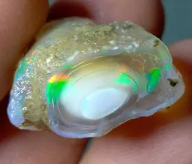 31,2 ct - Prachtige kristallen opaal Ruw - met fantoom -