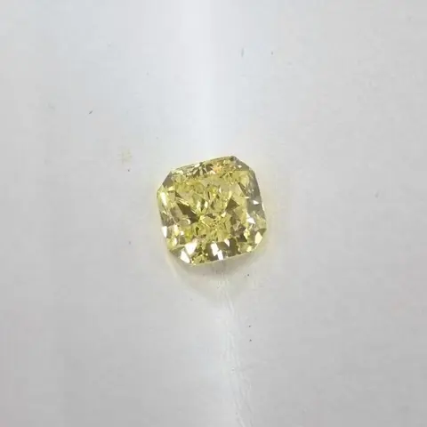 1 pcs Diamant - 1.01 ct - Radiant - Kleurbehandeld - fancy