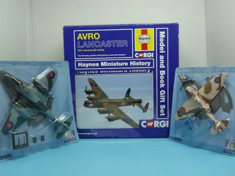 Corgi + Italeri/Fabbri - Aviazione militare - CC03008 +