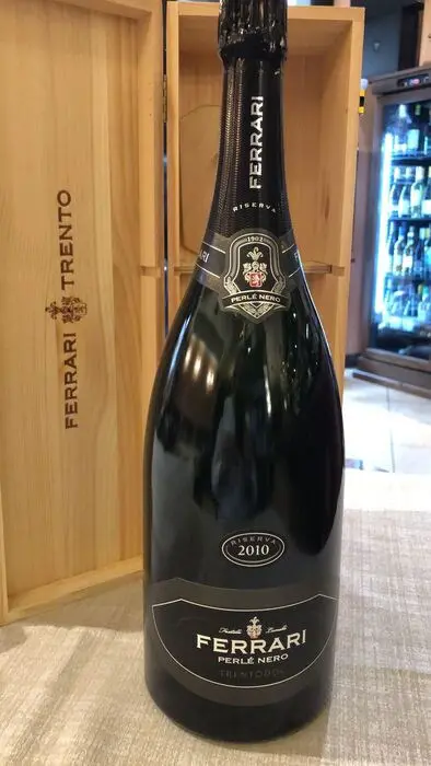 2010 Fratelli Lunelli, Ferrari, Perlé Nero Riserva -