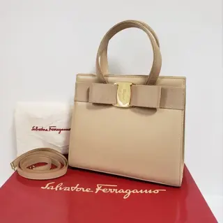 Salvatore Ferragamo - Vara Handbag - Schoudertas