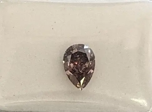 Diamant - 0.75 ct - Peer - fancy dieproze-achtig bruin -