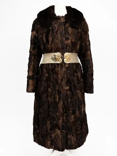 Artisan Furrier - Lamsvel, Nerts Bontjas