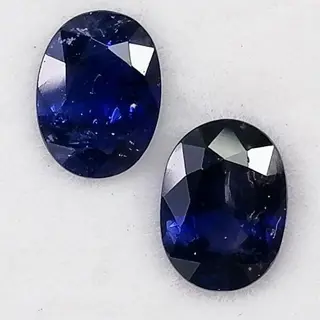 2 pcsblauwe saffier - 2.12 ct