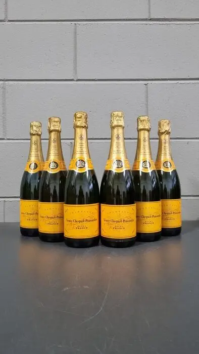 Veuve Clicquot Ponsardin, Carte Jaune ('90s) - Champagne -