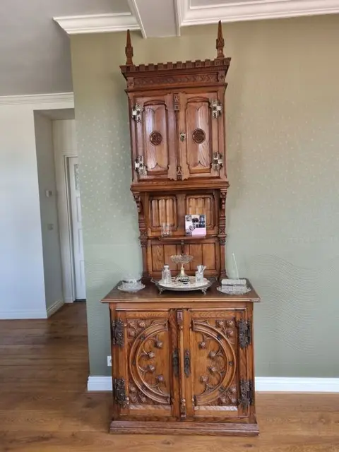 Kast - Gotische stijl - Eikenhout - Circa 1900