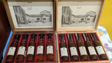 Dartigalongue - flasks - different vintages - b. Jaren 1990