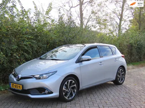 Toyota Auris 1.2T Dynamic *Navi *Pano *Camera *Cruise