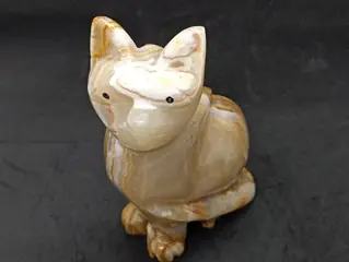 Met de hand gesneden robijn geaderde onyx grote kat