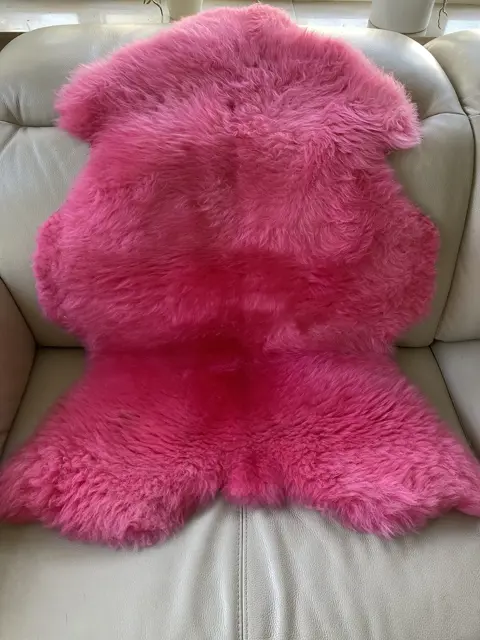 TEXELS SCHAPENVACHT GEKLEURD FUCHSIA ROZE NIEUW