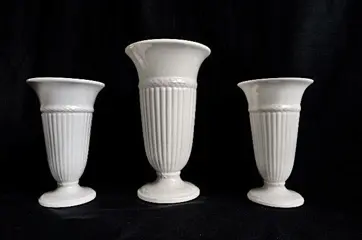 John Goodwin - Wedgwood - Set of three Trumpet vases - Mint