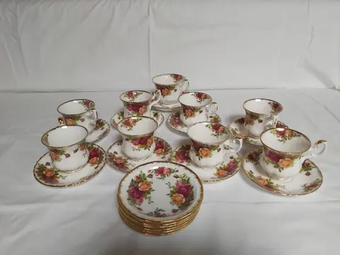 Royal Albert - Kop &amp; schotel sets (15) - Romantisch -