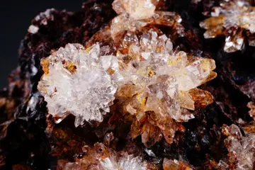 PAARS CREEDIET zeer zeldzaam mineraal in zeer zeldzame