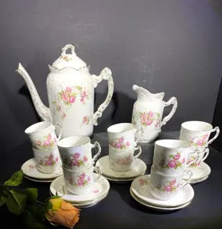 Limoges, France - Oud koffie of thee servies met fijn goud