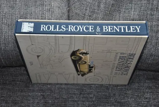 Boeken - ROLLS-ROYCE &amp; BENTLEY DEPUIS 1931 - Bentley