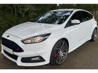 Ford Focus 2.0 ST-3 250PK 2017 NAVI CLIMA RECARO DEALER ONDERHOUDEN!!