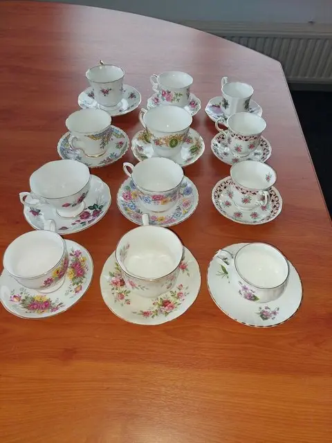 Diverse servies (12) - Porselein