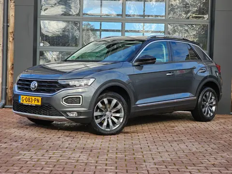 Volkswagen T-Roc 1.5 TSI Sport Business R | Automaat | Trekhaak | Lane Assist | Blind Spot | LED | N
