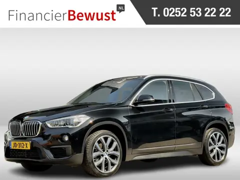 BMW X1 sDrive16d CORPORATE ESSENTIAL LEDER NAVI AIRCO PARK-ASSIST 19 INCH-M.VELGEN LED PDC