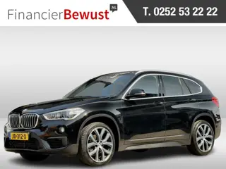 BMW X1 sDrive16d CORPORATE ESSENTIAL LEDER NAVI AIRCO PARK-ASSIST 19 INCH-M.VELGEN LED PDC