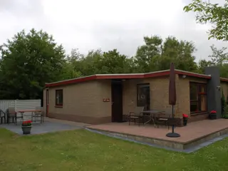 Rustig gelegen bungalow met riante tuin dichtbij De Slufter