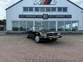 Mercedes-Benz 560SL