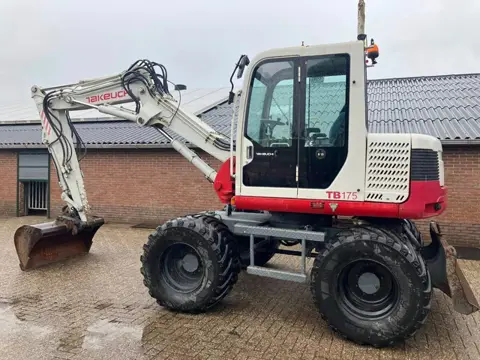 Takeuchi TB175W Graafmachine (bj 2003)