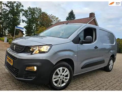 Peugeot Partner 1.2i XL Maxi L2 met Airco, Cruise, Navi, PDC !