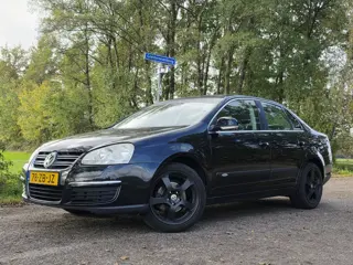 Volkswagen Jetta 1.6 FSI Comfortline (bj 2008)