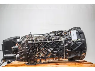 ZF 16S2221TO+INT 81.32003-6675 (bj 2005)