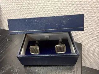 Zeer nette set echte zilveren manchetknopen (925 sterling zilver) met makersstempel ES.