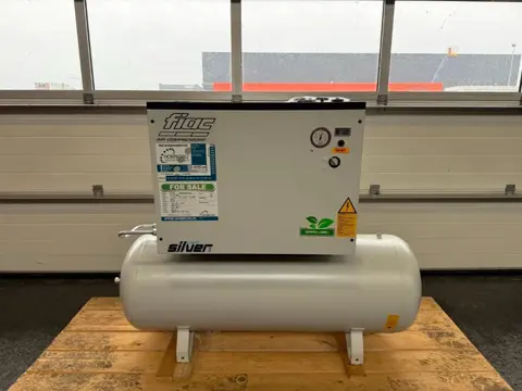 Fiac LS 8 - 200 Elektrische Schroefcompressor 6 kW 736 L / min 10 Bar New ! Overstock !