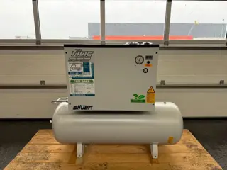 Fiac LS 8 - 200 Elektrische Schroefcompressor 6 kW 736 L / min 10 Bar New ! Overstock !