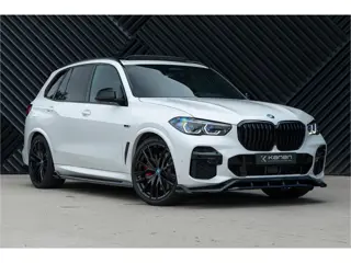 BMW X5 xDrive45e M-Sport ACC Skylounge Mstoelen Headup Achteras Laser Stoelvent Trekhaak