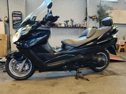 Suzuki Scooter 400A Burgman ABS ,nieuwe banden , net onderhoud gehad