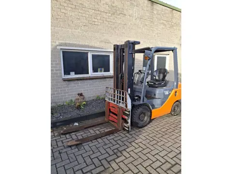 TOYOTA 02-8FDF18 DIESEL Heftruck Triplo Vorkenspreider