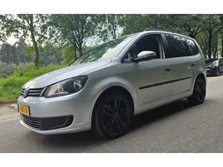 Volkswagen Touran 1.6 TDI Grijs Kenteken Automaat Leder interieur