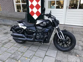 Benelli LEONCINO BOBBER ABS E5+ (bj 2026)