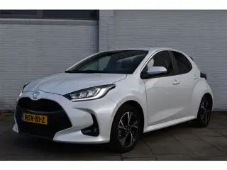 Toyota Yaris 1.5 Hybrid 115 First Edition Limited Automaat 116pk | Parkeersensoren voor en achter | 