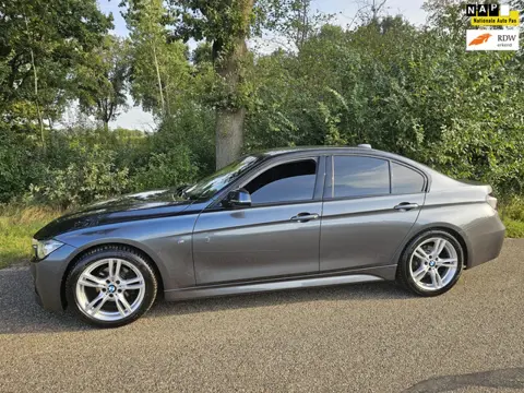 BMW 3-serie 320i High Executive
