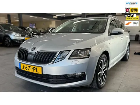 Skoda Octavia Combi 1.4 TSI Greentech Style Business automaat xenon CarPlay navigatie clima cruise e