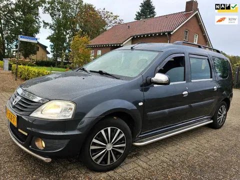 Dacia Logan MCV 1.6i Lauréate 7-Pers. met Airco, Navi, PDC !