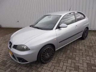 SEAT Ibiza 1.4-16V Sensation ( APK KEURING BIJ AFLEVERING! )