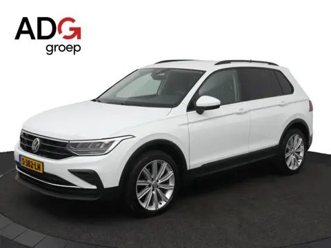 Volkswagen Tiguan 1.5 TSI Life Business | Trekhaak | Adaptief CC | Stoel/stuur verwarming | Carplay