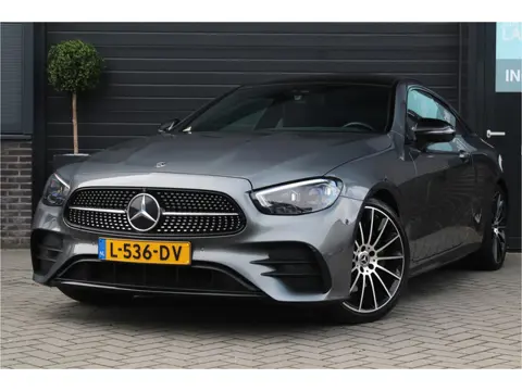 Mercedes-Benz E-Klasse Coupé 200 AMG Line | Facelift | Pano | Burmester | Sfeerverl.
