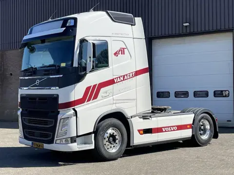 Volvo FH 460 / Zijskirts / PTO / Alcoa / New tyres rear axle / NL Truck HT1020