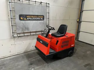 Hako 950 Jonas benzine opzit veegmachine HL1048