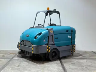 Tennant S30 LPG opzit veegmachine 1500uur hooglosser HL1067