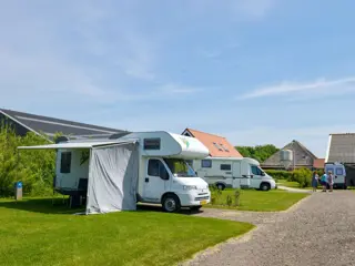 Ruime camperplek op huisdiervrije boerderijcamping