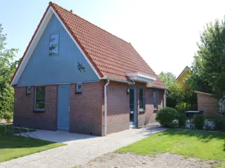 Vrijstaand vakantiehuis aan de Waddenzee en natuurgebied Utopia